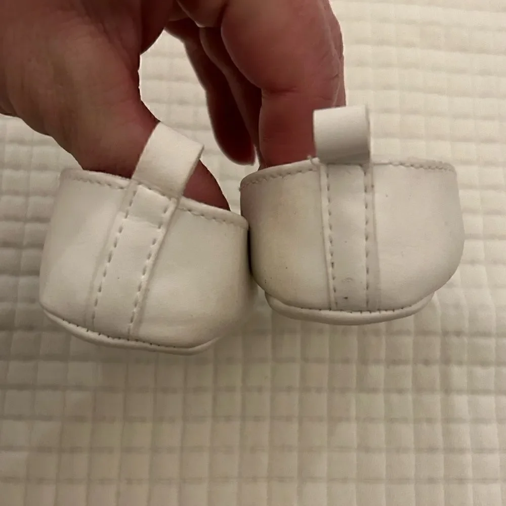 Carters 3-6 mo the all white with flower on toe baby girls crib shoes EUC